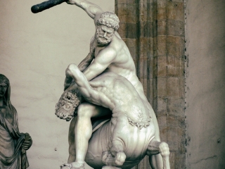 Herkules i Centaur dłuta Giambologni, 1599, Piazza della Signoria, Loggia dei Lanzi, Florencja - Podróże ze smakiem